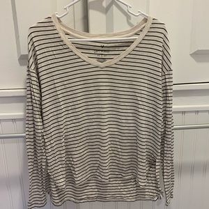 American Eagle long sleeve v neck